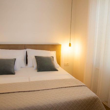 Soukki Town Centre Suites 1 Split Exterior foto